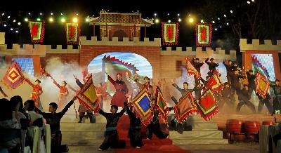 ນະຄອນໂຮ່ຈິມິນ ຈັດພິທີສະເຫຼີມສະຫຼອງ 224 ປີແຫ່ງວັນໄຊຊະນະ ດົ່ງດາ